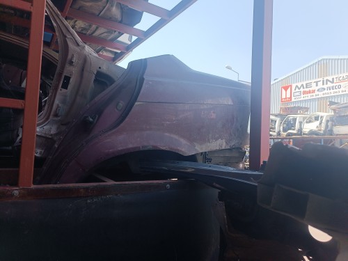 BMW e36 sedan sol arka çamurluk