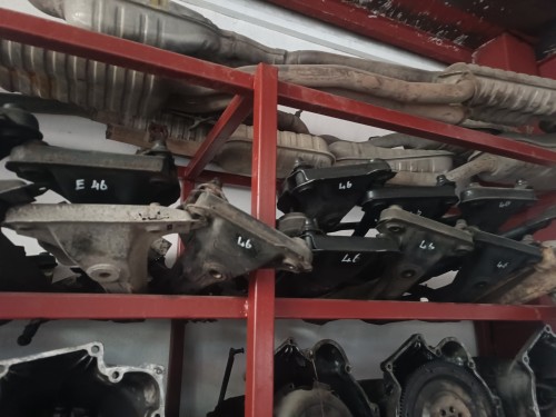 BMW e46 motor traversi