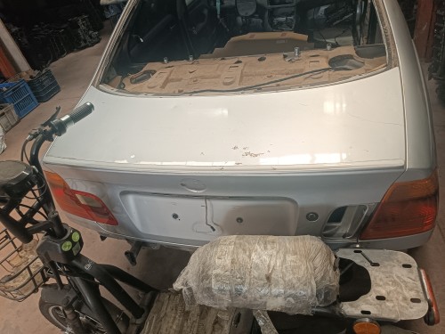 BMW e46 sedan bagaj kapağı
