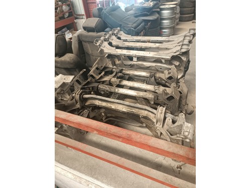 BMW e60 motor traversi